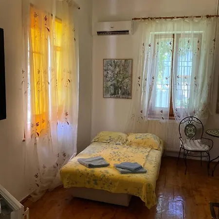 Πανσιόν Casa Ad-ella 3*