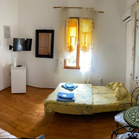 Casa Ad-ella Πανσιόν 3*