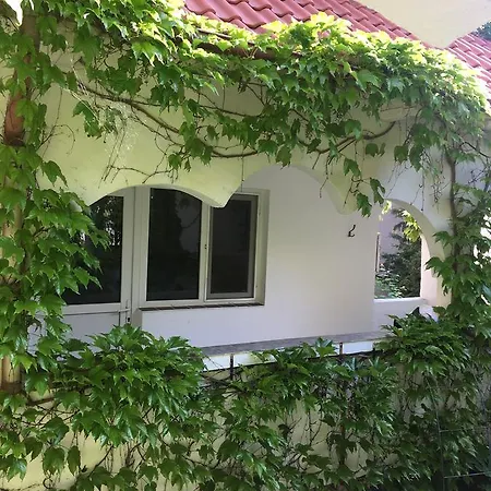 Πανσιόν Casa Ad-ella