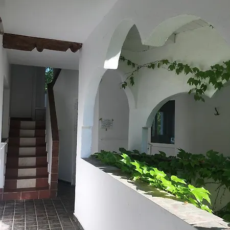 Casa Ad-ella