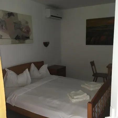 Casa Ad-ella