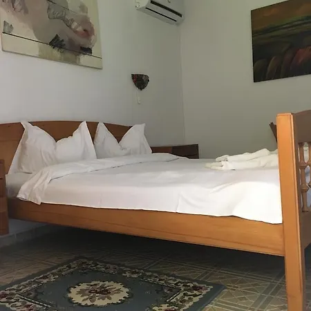 Casa Ad-ella Πανσιόν 3*