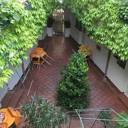 Casa Ad-ella Πανσιόν 3*