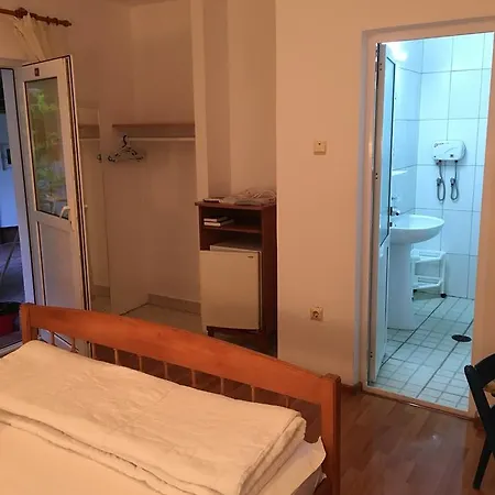 Casa Ad-ella Πανσιόν