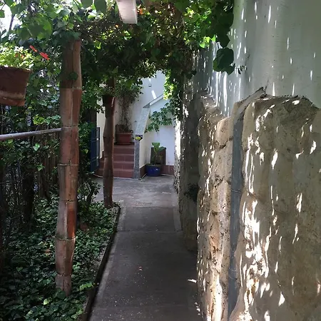 Πανσιόν Casa Ad-ella 3*